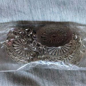 SHEIN Silver Vintage Inspired Metal Medallion Belt